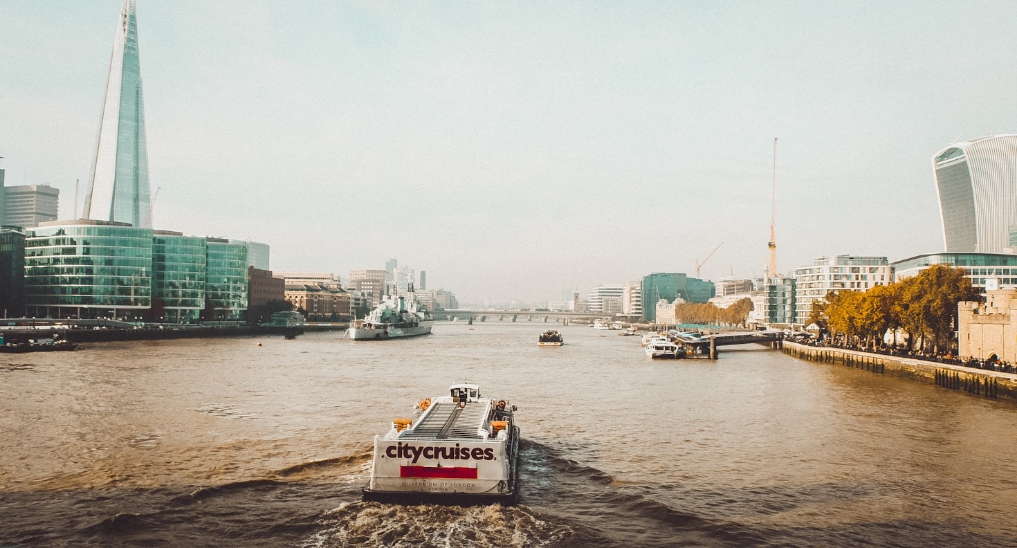 Essential Tips For Your First Thames Cruise